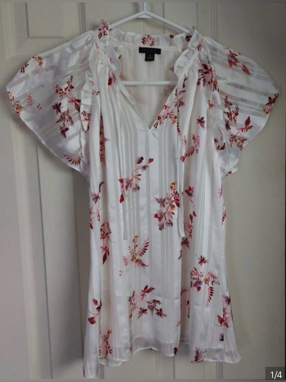 Ann Taylor Factory White Floral Flutter Sleeve Blouse Size Medium Petite